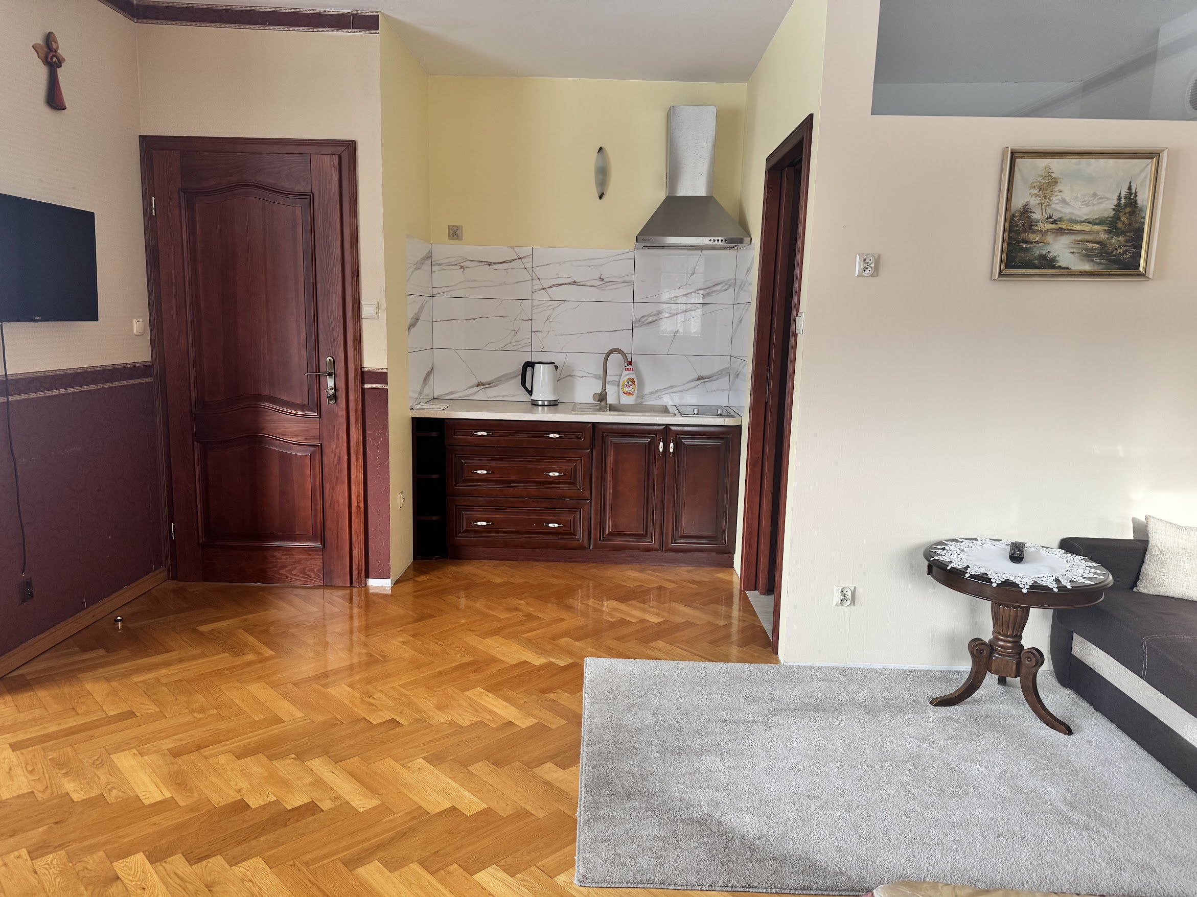 room-aneks2